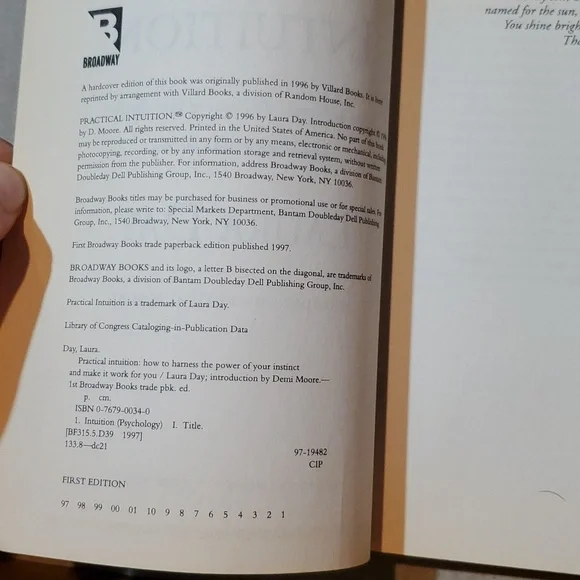 2/$8 📚 Practical Intuition Laura Day Paperback book - Picture 9 of 12